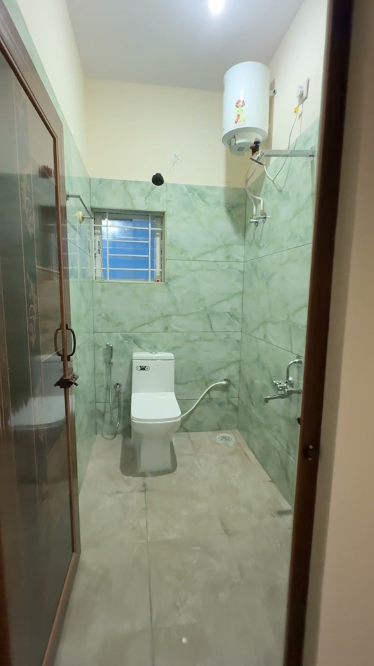 Original video, Common bathroom